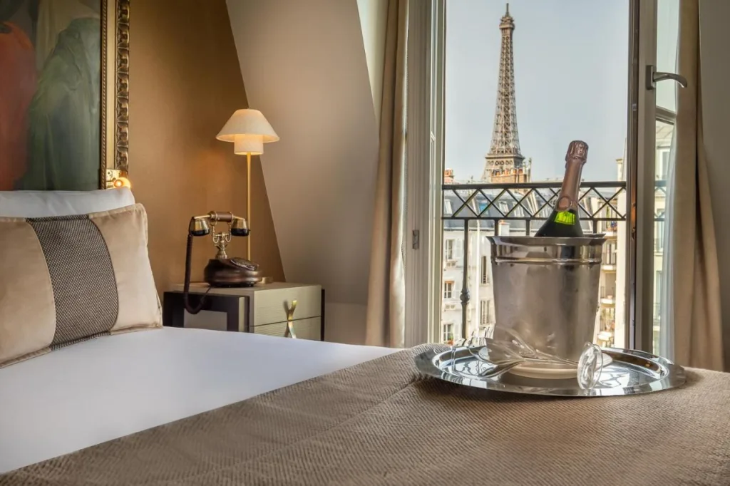 Hotel en el centro de París con vistas a la Torre Eiffel 