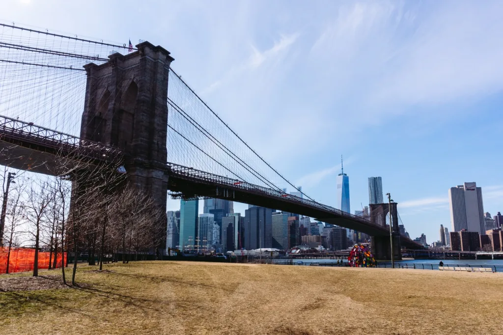 Uno de los imprescindibles que hacer en Nueva es cruzar el Puente de Brooklyn