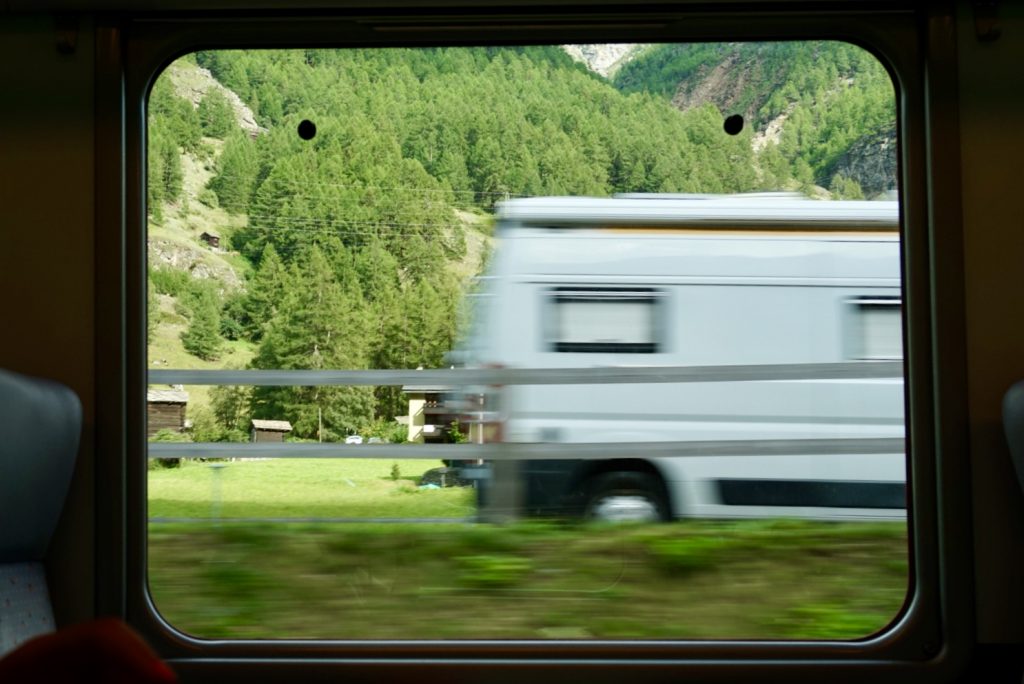 Autocaravana en un viaje por el Gran Tour de Suiza