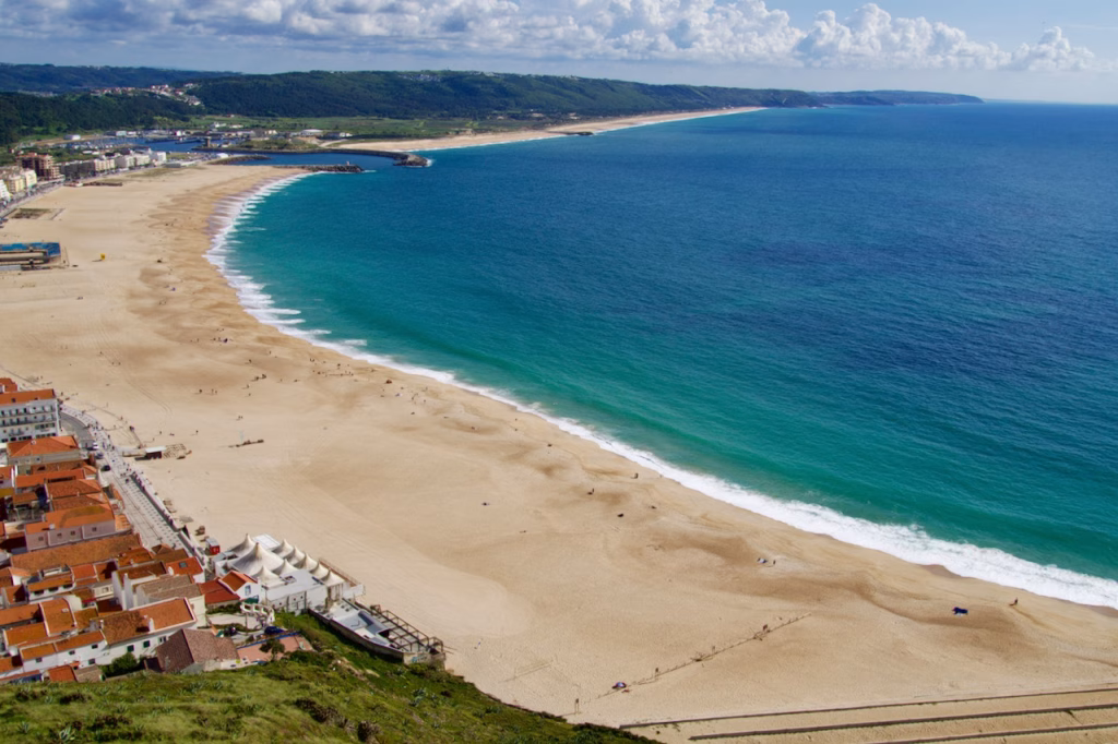 Playa de Nazaré, visita recomendada en la costa atlántica de Portugal