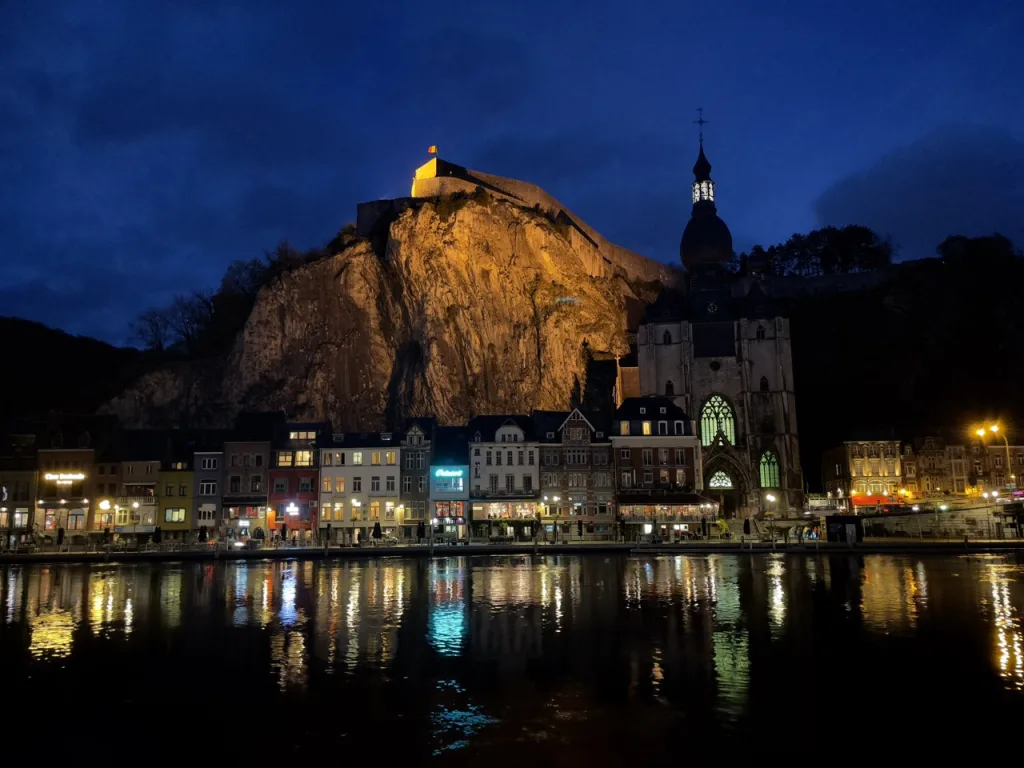Dinant, un imprescindible que ver en una ruta por Bélgica