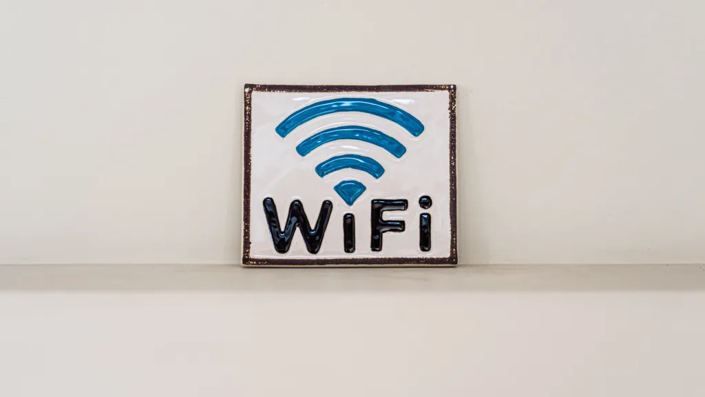 Portada del post "Mejores routers WiFi portátiles para tener internet de viaje"