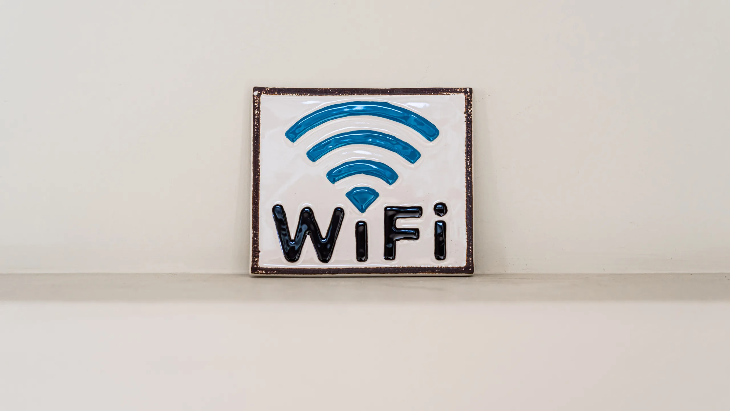 Portada del post "Mejores routers WiFi portátiles para tener internet de viaje"